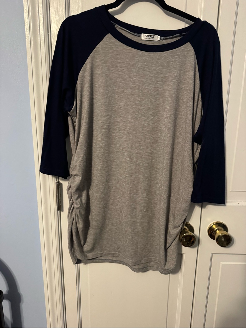 Women’s Gray & Navy Raglan Baseball Tee with Ruched Sides — XXL - Picture 3 of 8